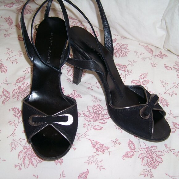 Black Marc Jacobs Designer shoes Made in Italy.  4" heel Ankle strap Size 8 1/2 - Picture 1 of 10